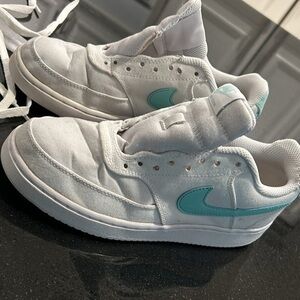Nike Court Borough Low White Mint Green Sneakers Girls Size 6